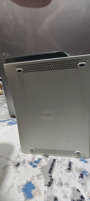Продам Xbox 360 Jasper срочно