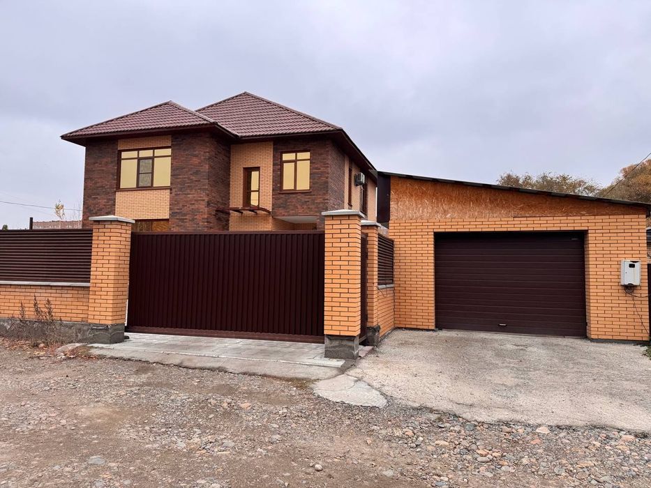 Продам коттедж в центре кшт