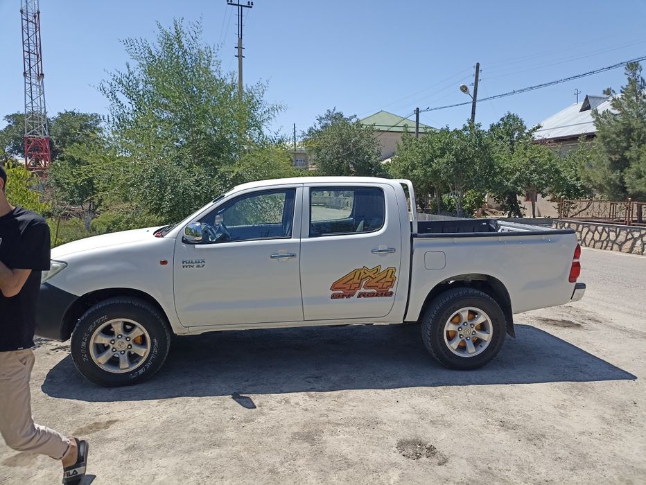 ООО"ZAMONAVIY AVTO,"  Аренда Внедорожники, Пикапы  и Автобус