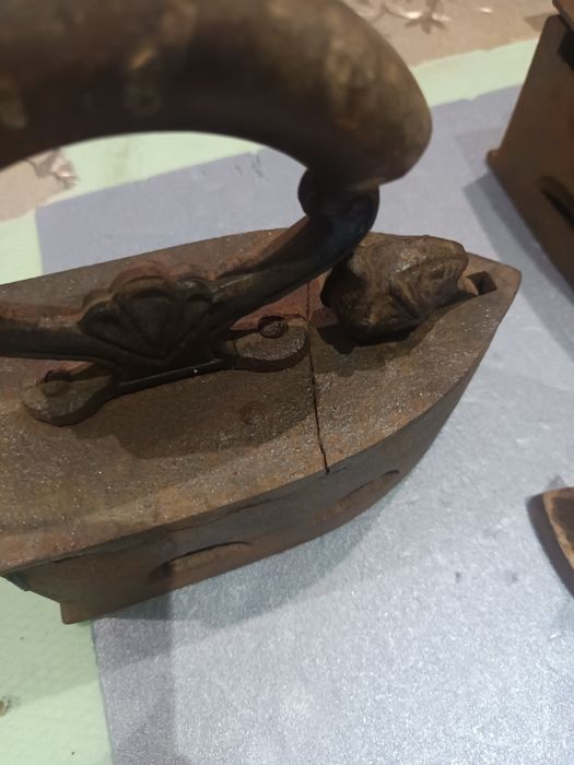 Стари чугунени ютии- 10€