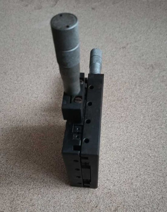 Микрометрични координатни маси