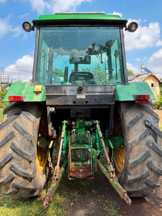 john deere 3040.
