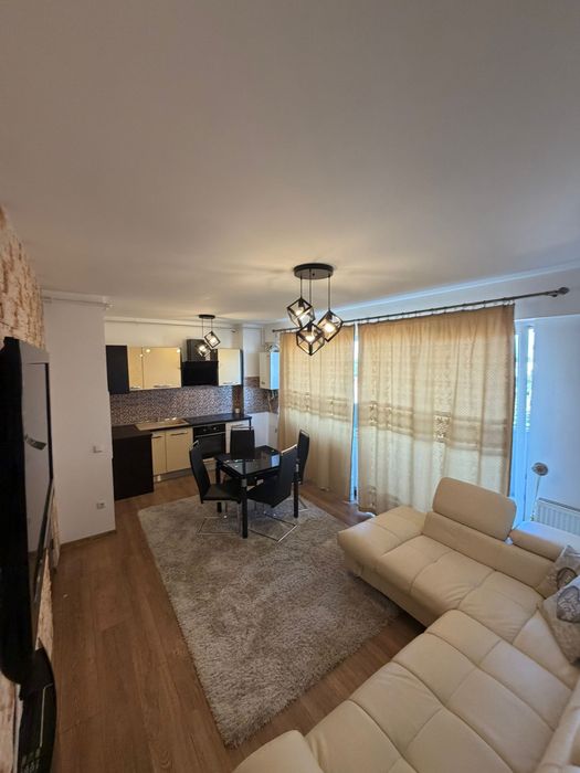 Inchiriez Apartament cu 2 Camere