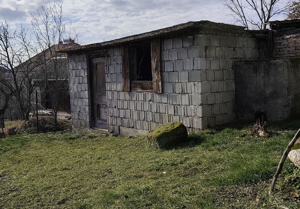 Casă de vânzare cu 2 camere.