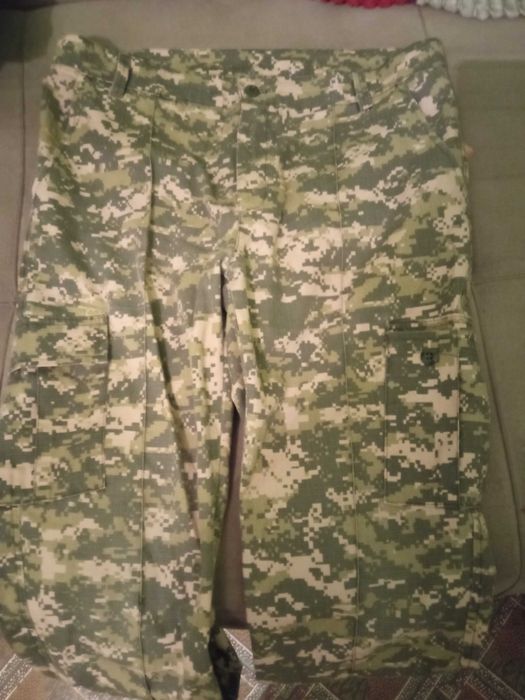 Продам комуфляж 48 размер