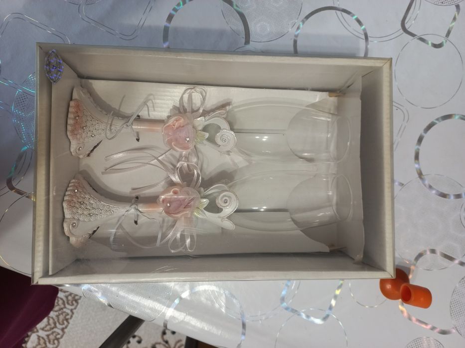 Два фужера, красивые