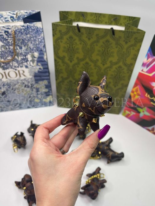 Louis Vuitton - Dog Key Pouch Breloc Catel