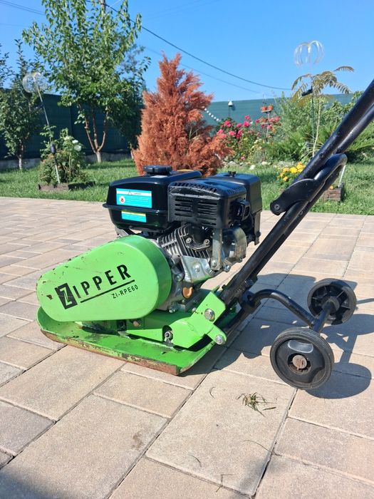 Placa compactoare/ Placa vibranta ZIPPER 62 KG
