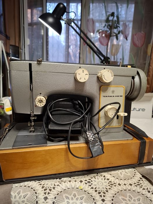 Швейная машина Чайка