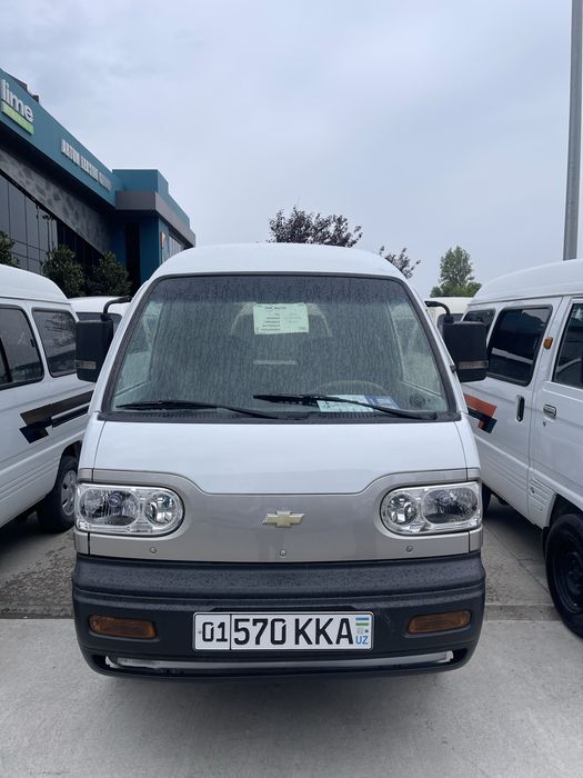 Damas 2019 yil oq rangda