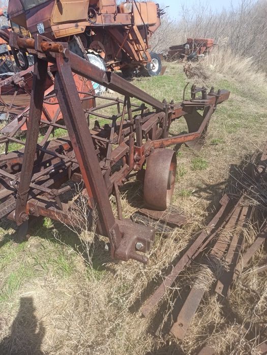 Продам плуг навеснои ПН-4-35