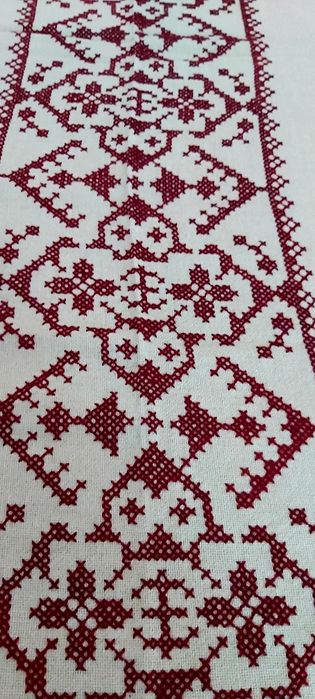 Битова покривка ръчна бродерия