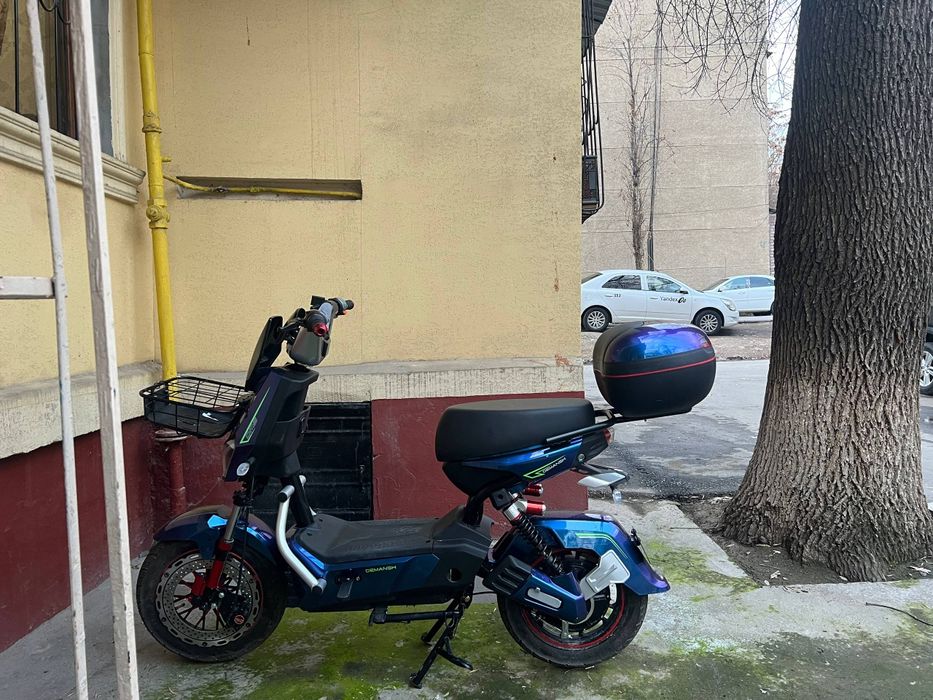 Skuter yangi holatda