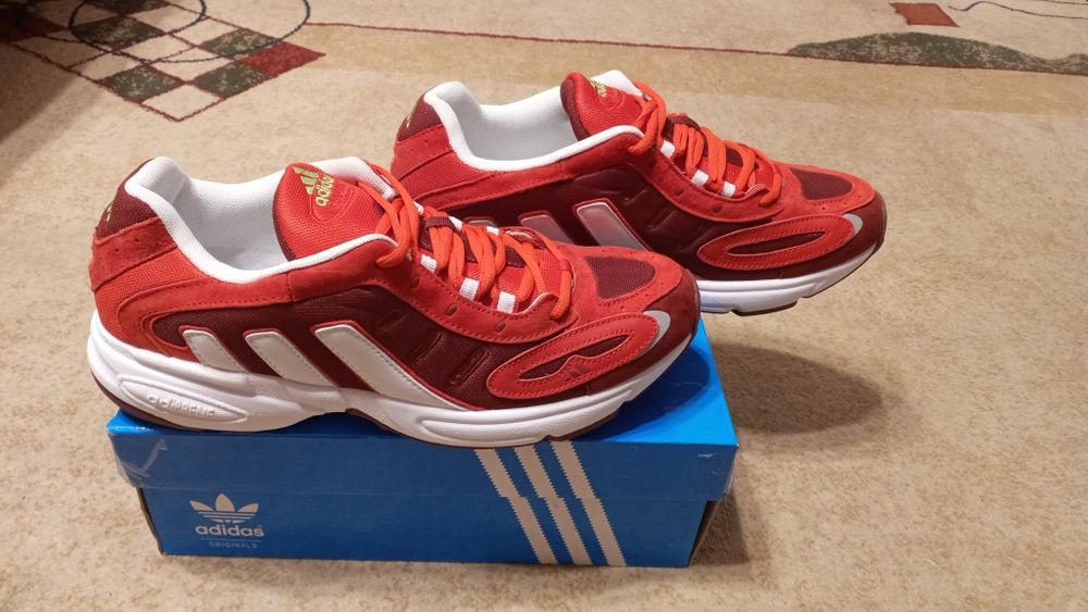 Новые Adidas Galaxy, 44 размер.