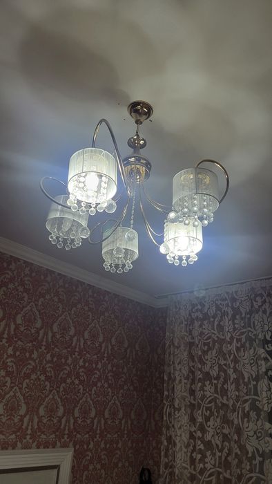 Продам люстры б/ у , в шорошем состоянии