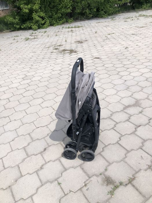 Детская прогулочная каляска