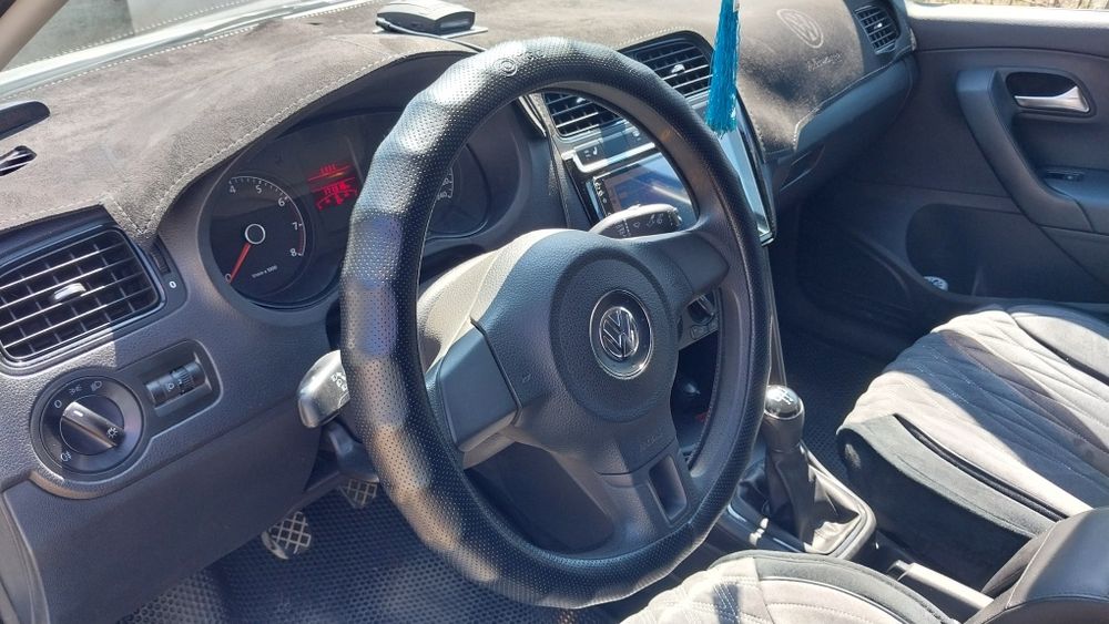 Фольксваген поло-5 2013гв