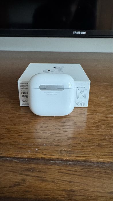 Vând căști Airpods generația 4 ANC încă în garanție