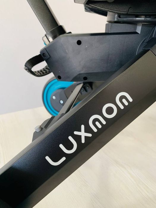 Новая расскладная  велоколяска спинка откидывается