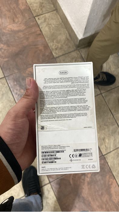 Продам айфон 11 в идеальном состаяние