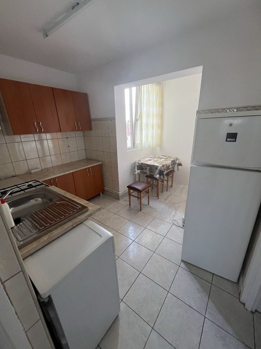 Chirie apartament 3 camere, Semicentral