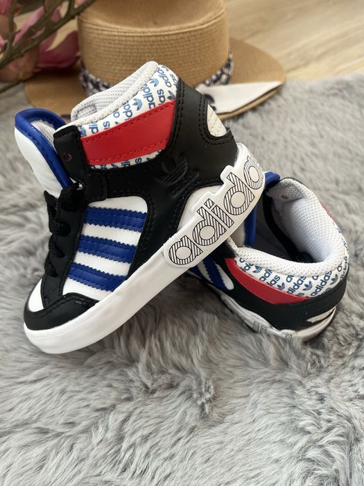 Adidas детски  кецове като нови номер 25