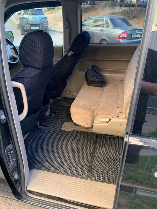 Автомобиль Honda Stepwgn RF3 минивен на 8 мест передний привод