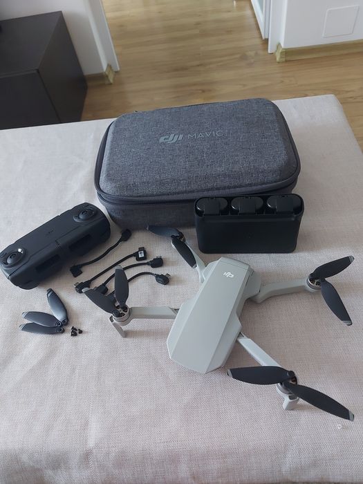 Dronă Dji mavic mini