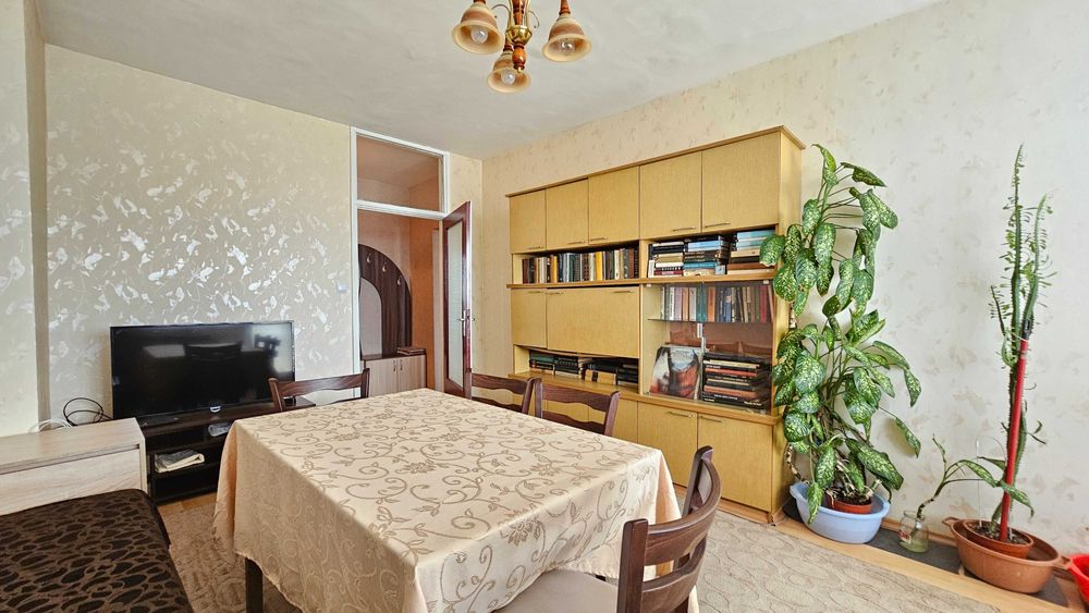 Дава се под наем Двустаен апартамент в София, Надежда 4 - 70 кв.м за 550 € - Снимка #1