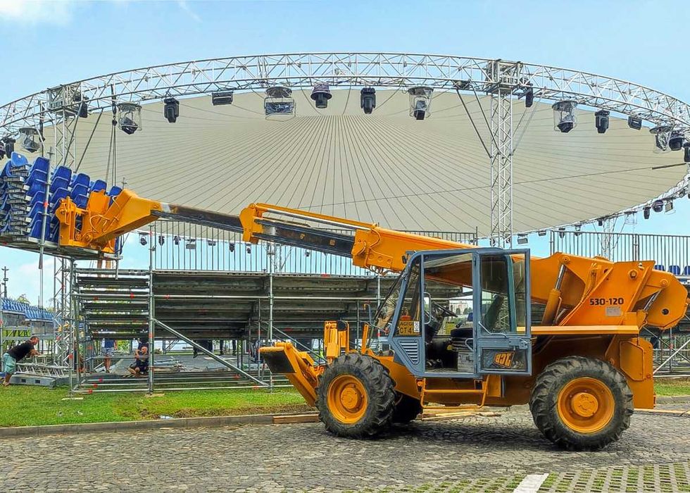 Incarcator Telescopic de inchiriat / Inchiriez Telehandler / Manitou