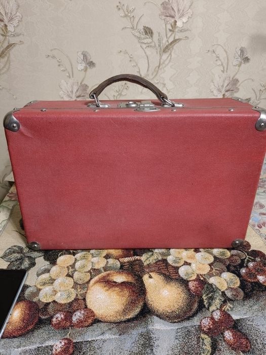 Чемодан ГДР винтажный