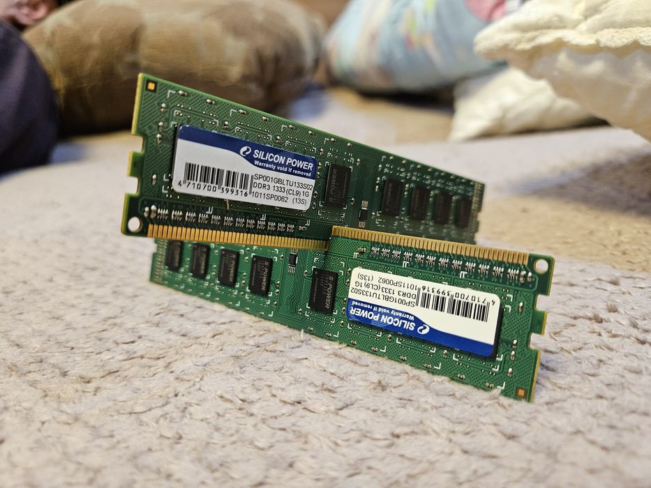 2 плашки ddr3 по 1гб