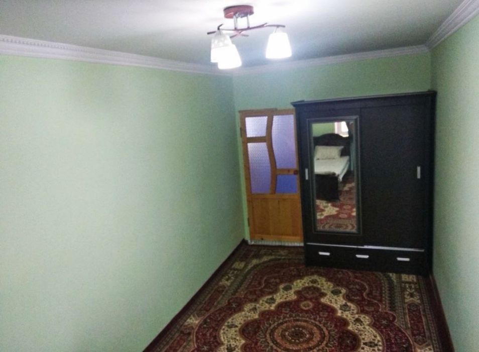 4 каватли домнинг 1 каватида 2 хонали люкс квартира ижарага берилади