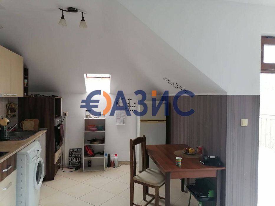 Продава се Тристаен апартамент в Несебър - 90 кв.м за 595 €/кв.м - Снимка #2