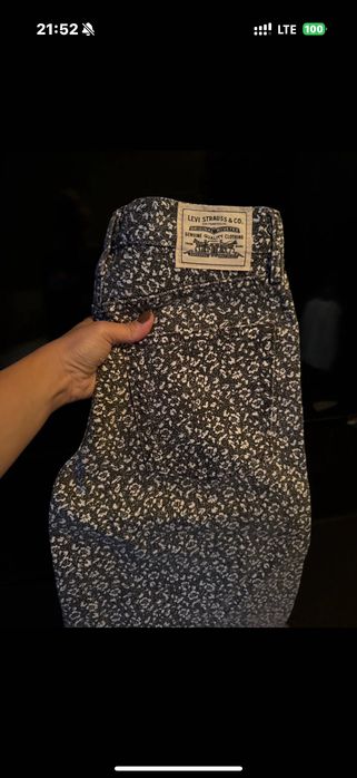 Blugi Levi’s, marimea 25