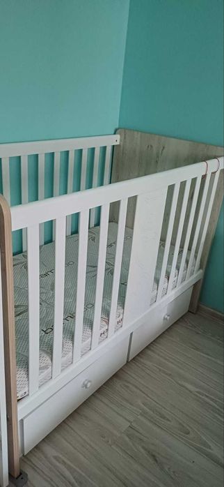 Продавам бебешки кошари