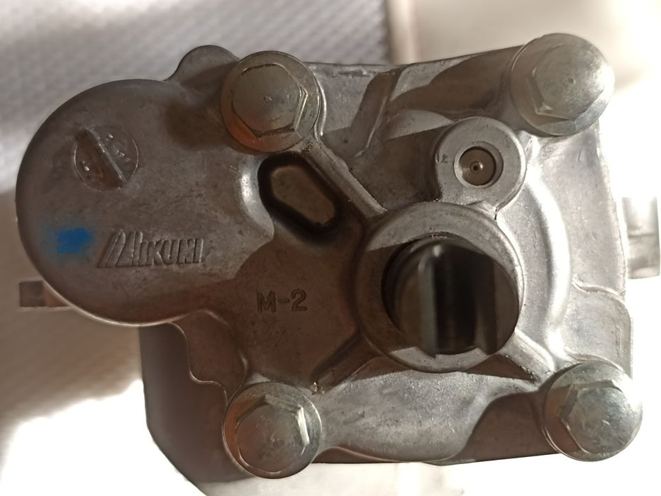 Se vinde pompa ulei Polaris Rzr