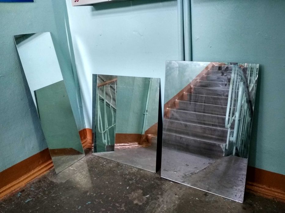 Зеркала разных размеров, б.у. в хорош сост !