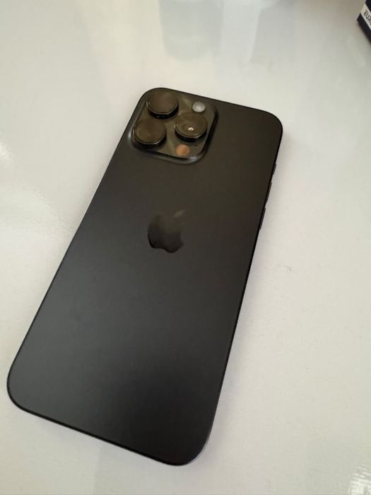 Айфон 15 pro maks 256-GB Akb-89% .