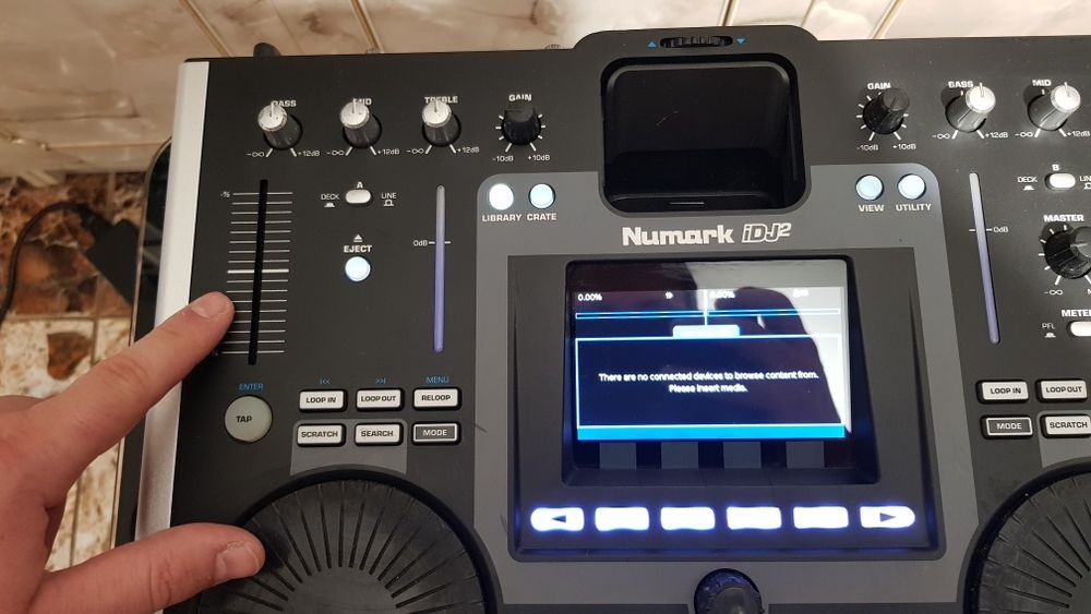 Muzica - mixer modern ultimele generatii, display color mare, USB. Primești 10% din prețul de vânzare dacă recomanzi produsul. Detalii în anunț.
