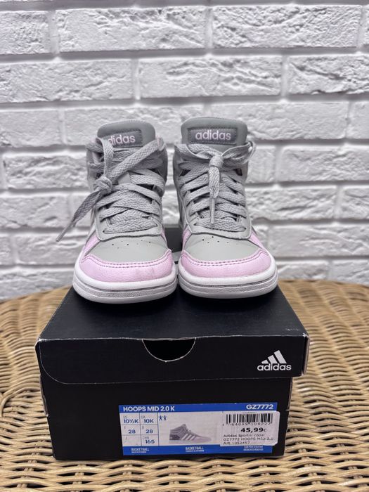 Кроссовки adidas