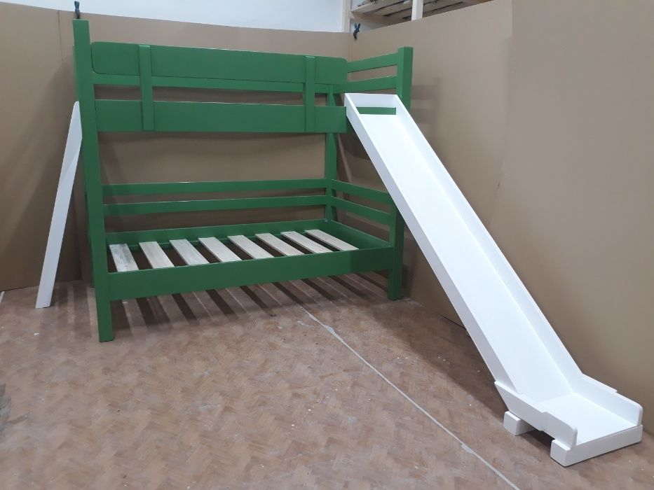 TRANSPORT GRATUIT.Pat etajat-supraetajat cu tobogan.Cod 4001