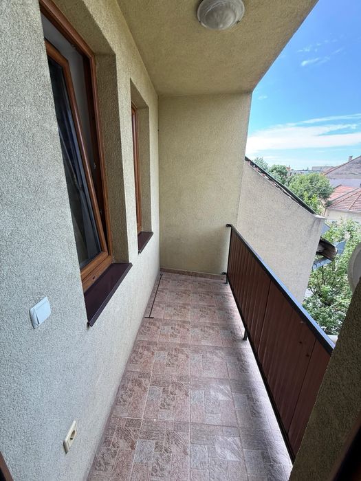 Ofer spre închiriere Apartament 3 Camere zona Semicentrala Etaj 2