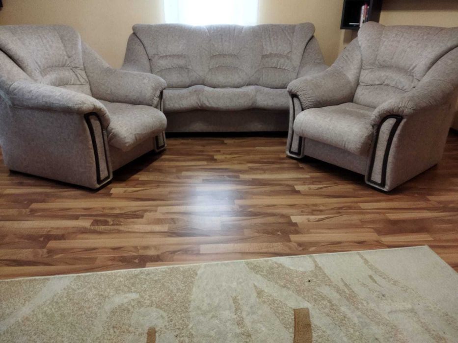 Vand canapea extensibila de 3 locuri si 2 fotolii