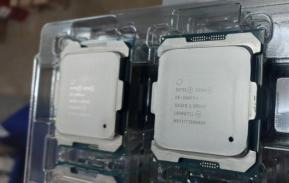 2 x Procesor Intel Xeon E5-2686 V4 18C/36T 2.3/3.0 GHz Socket 2011-3