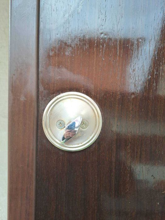 Блиндирана входна врата с каса