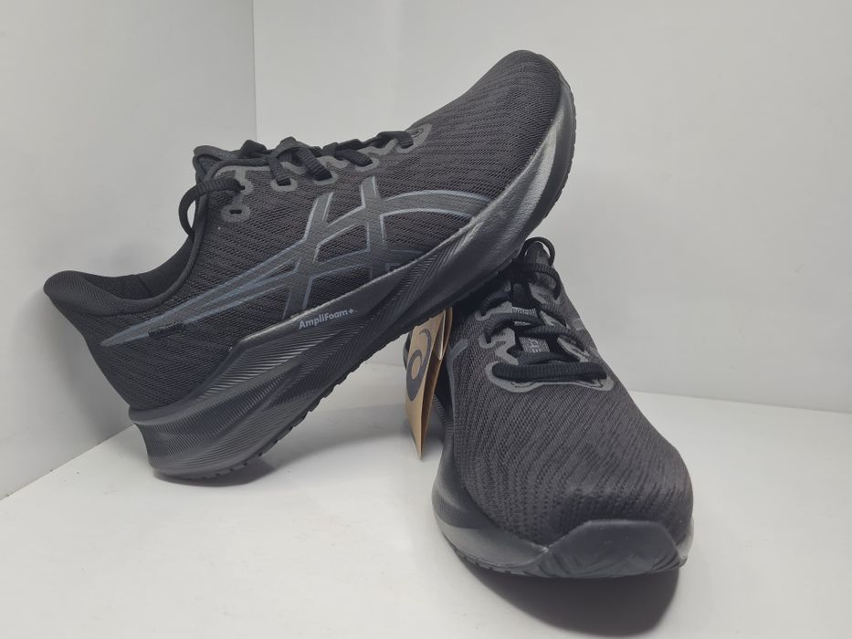 Маратонки Asics NovaBlast 4

Чисто нови с кутия.

Размер 41.5 стелка 2
