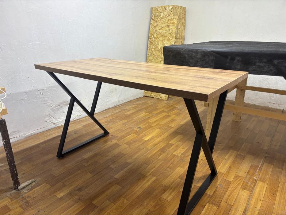 Продам столы в наличии 4 штуки