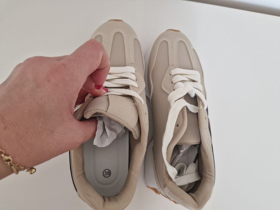 Adidasi New balance