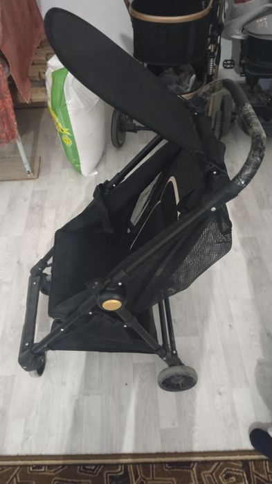Продам новый складочный коляску